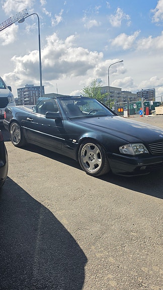 Mercedes-Benz SL500 2 of 7