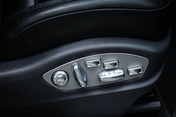 Porsche Macan Turbo 24 of 25