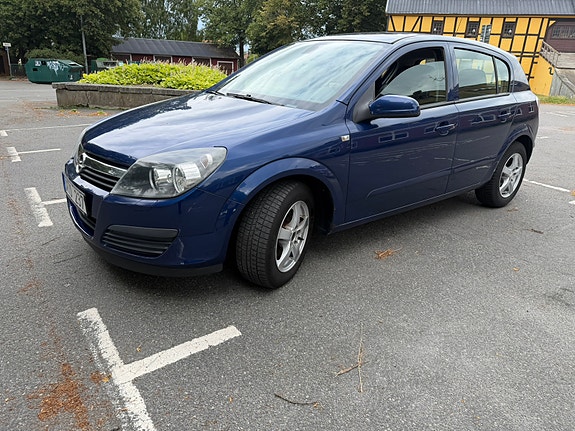Opel Astra 2 of 5