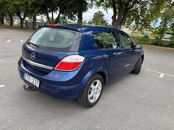 Opel Astra 3 of 5