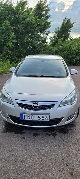 Opel Astra 2 of 4