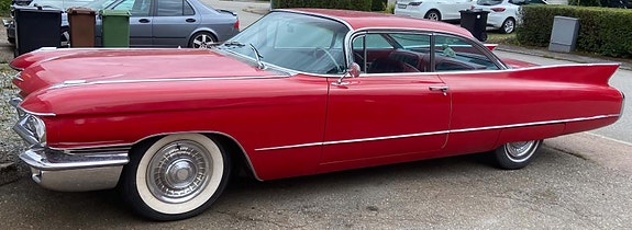 Cadillac Deville 2 of 5