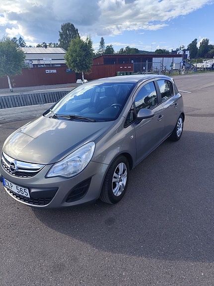 Opel Corsa 2 of 5