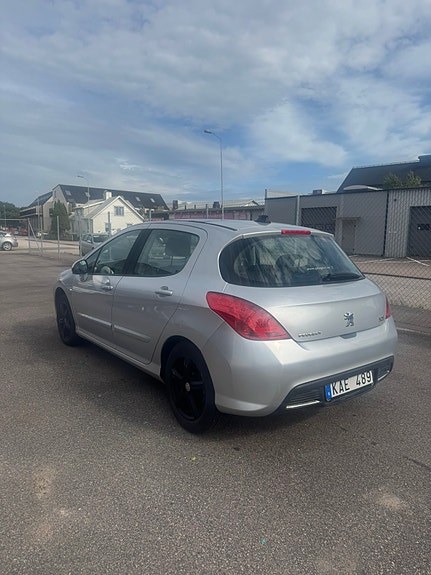 Peugeot 308 3 of 6