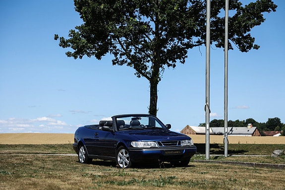 Saab 900 2 of 5