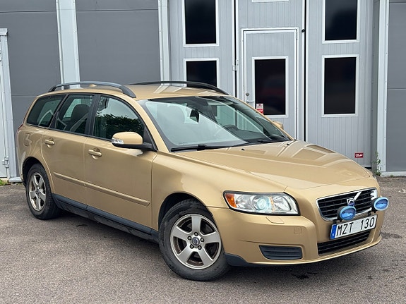 Volvo V50 3 of 5
