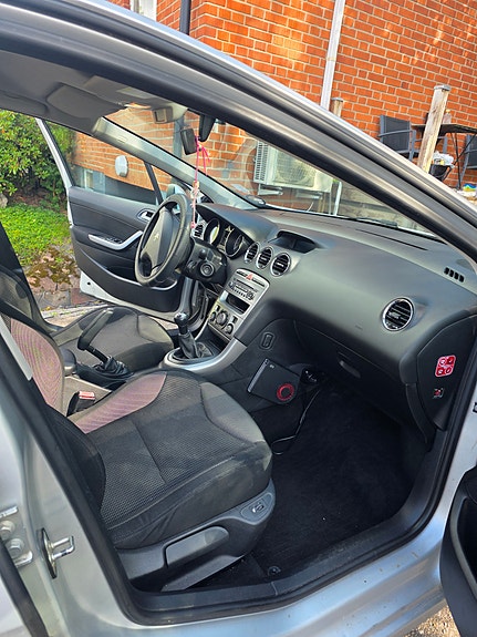 Peugeot 308 4 of 10