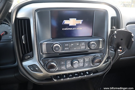 Chevrolet Silverado 12 of 24