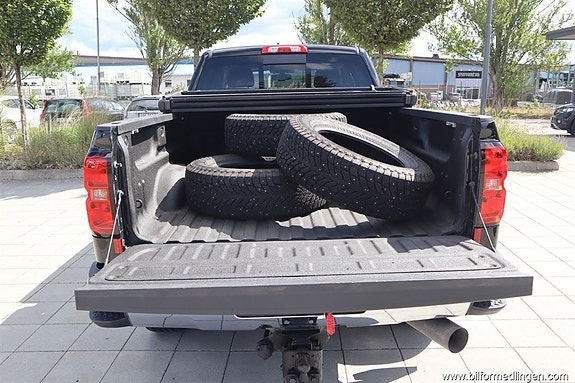 Chevrolet Silverado 20 of 24