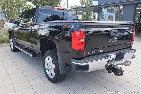 Chevrolet Silverado 10 of 24