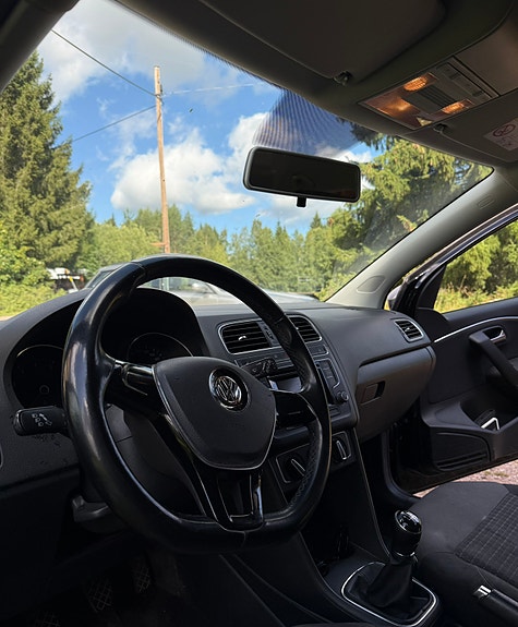 Volkswagen Polo 9 of 9