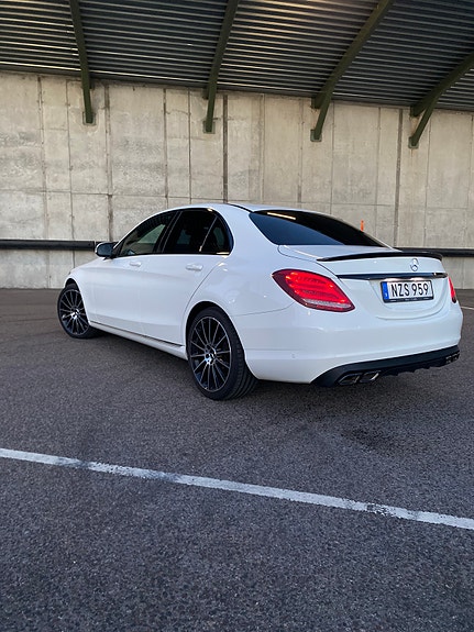 Mercedes-Benz C220 d 2 of 5
