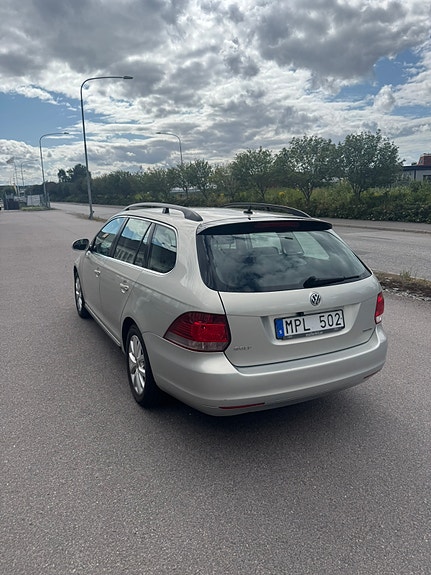 Volkswagen Golf VI 2 of 5