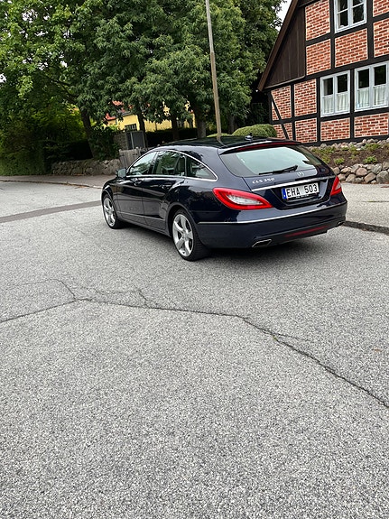 Mercedes-Benz CLS350 8 of 20