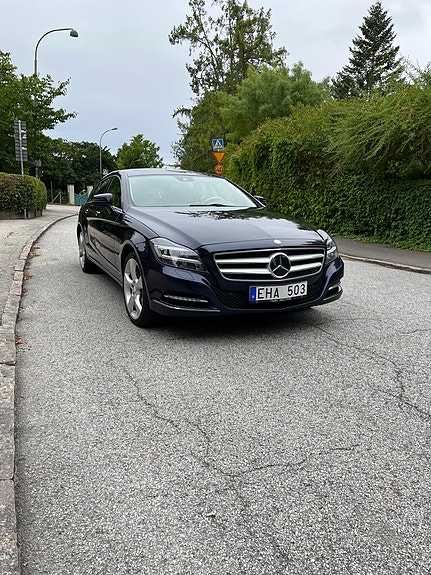 Mercedes-Benz CLS350 2 of 20