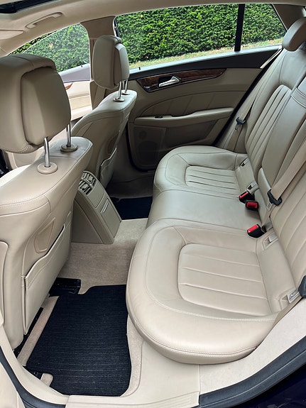Mercedes-Benz CLS350 17 of 20