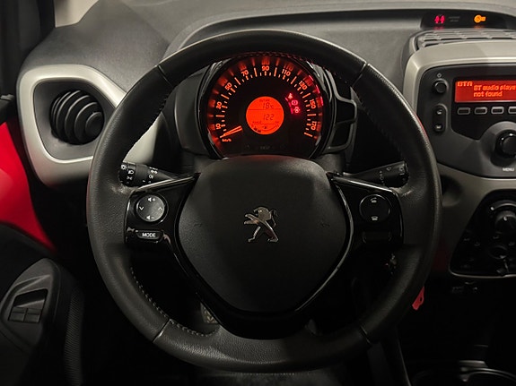 Peugeot 108 11 of 16