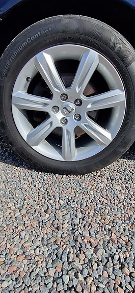Volvo V70 2 of 8