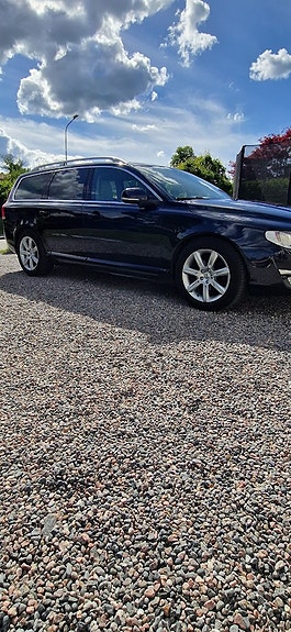 Volvo V70 4 of 5