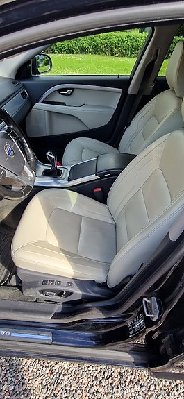 Volvo V70 3 of 8