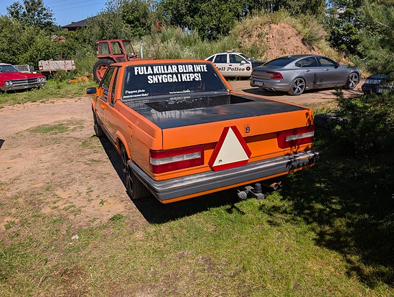 Volvo 740 4 of 6