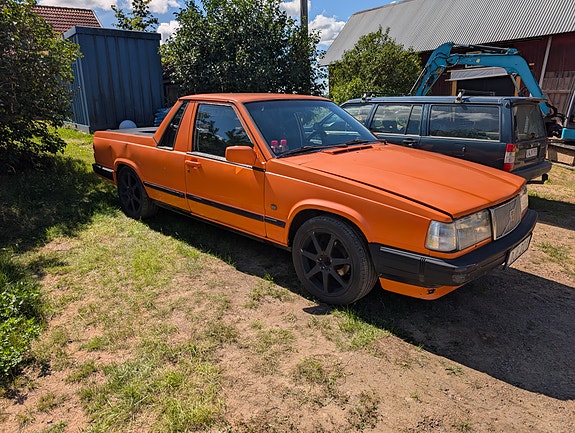 Volvo 740 2 of 6