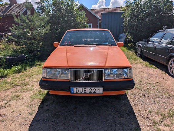 Volvo 740 3 of 6
