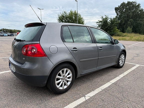 Volkswagen Golf V 5 of 5