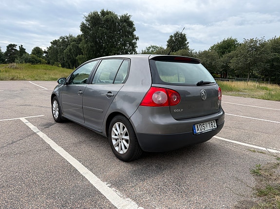 Volkswagen Golf V 4 of 5