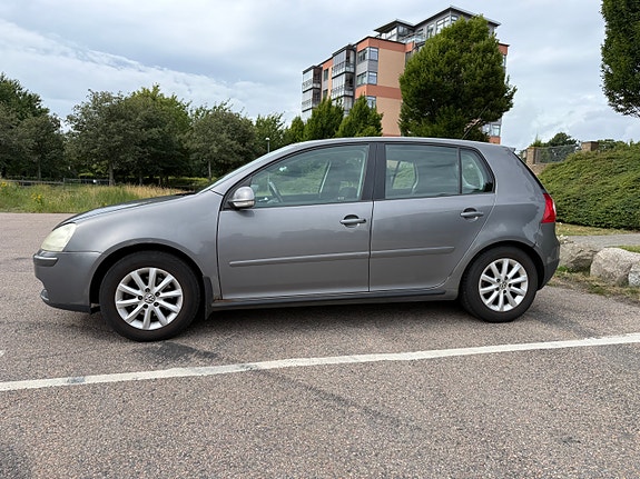 Volkswagen Golf V 3 of 5