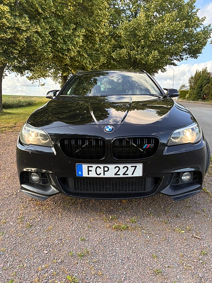 BMW 520d 2 of 5
