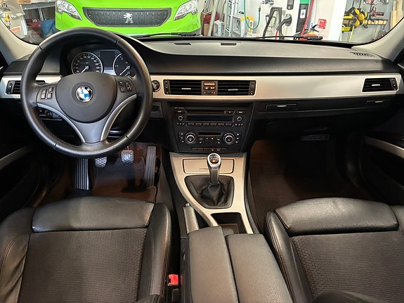 BMW 320d 5 of 5