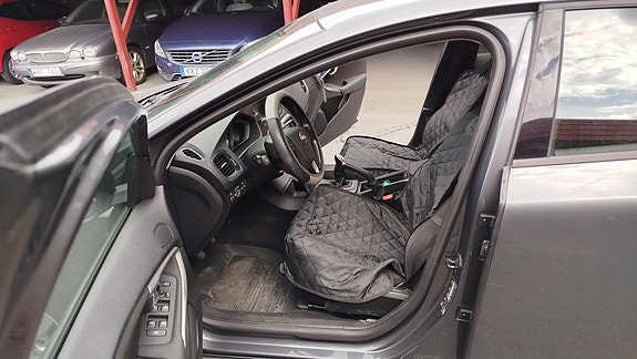 Volvo V40 8 of 11