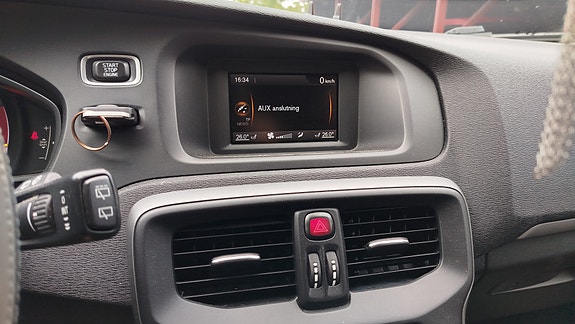 Volvo V40 6 of 11