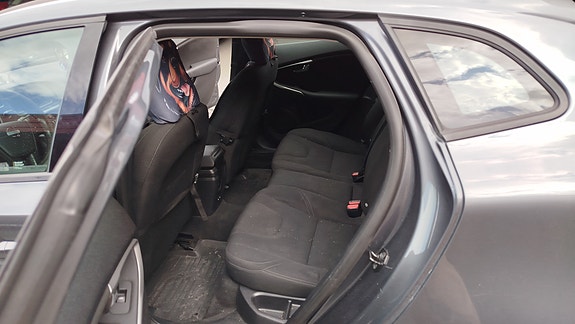 Volvo V40 7 of 11