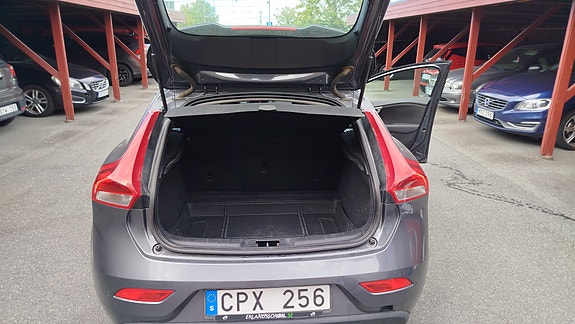 Volvo V40 5 of 11