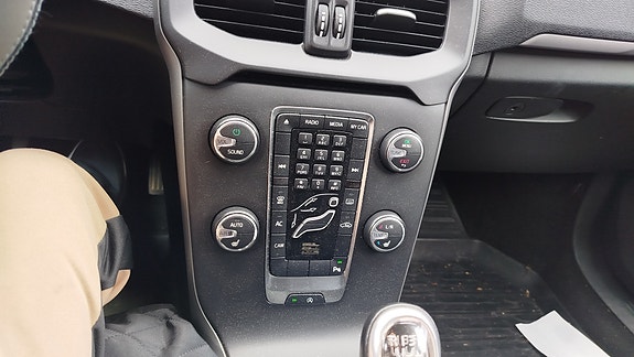 Volvo V40 9 of 11