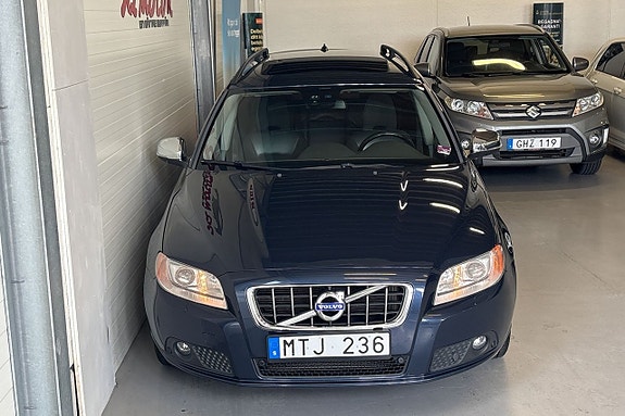 Volvo V70 4 of 5