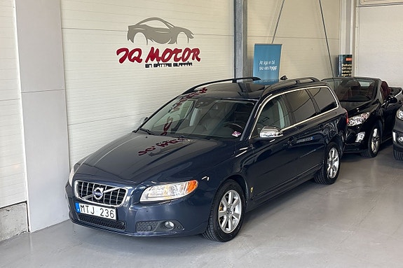 Volvo V70 2 of 5
