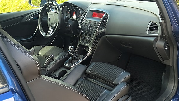 Opel Astra 9 of 11