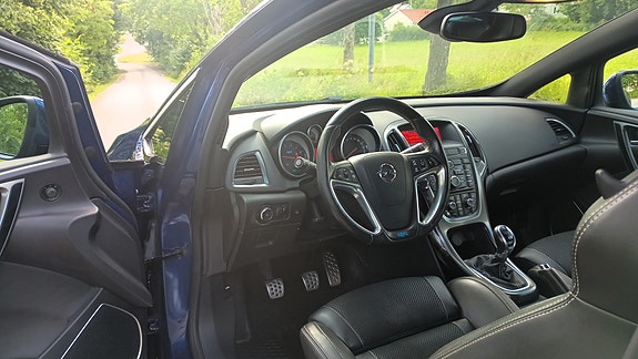 Opel Astra 8 of 11