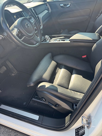 Volvo XC60 5 of 5