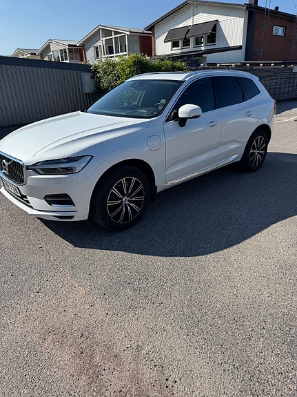 Volvo XC60 2 of 5
