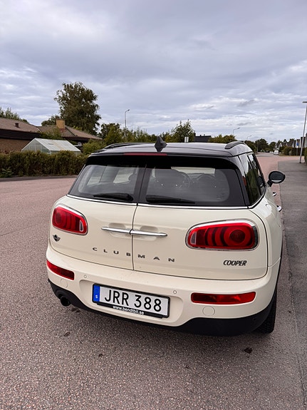 MINI Cooper 4 of 5