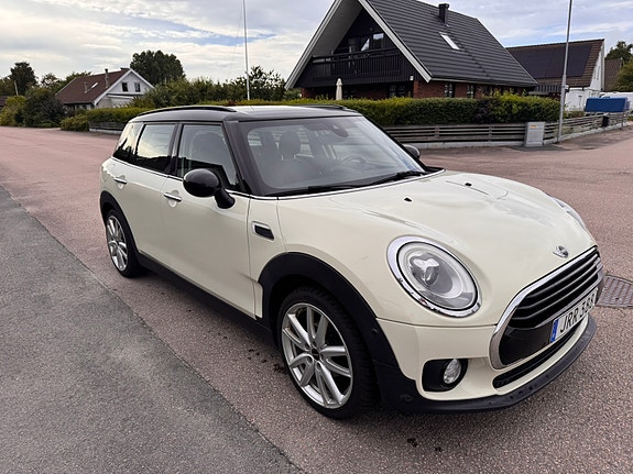 MINI Cooper 2 of 5