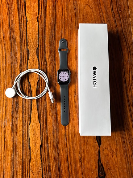Apple Apple Watch SE (1:a generationen) GPS 44 mm – 98 % batterihälsa – Komplett
