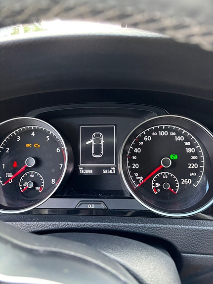 Volkswagen Golf VII 3 of 3