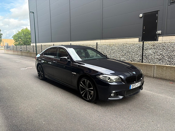 BMW 520d 3 of 12