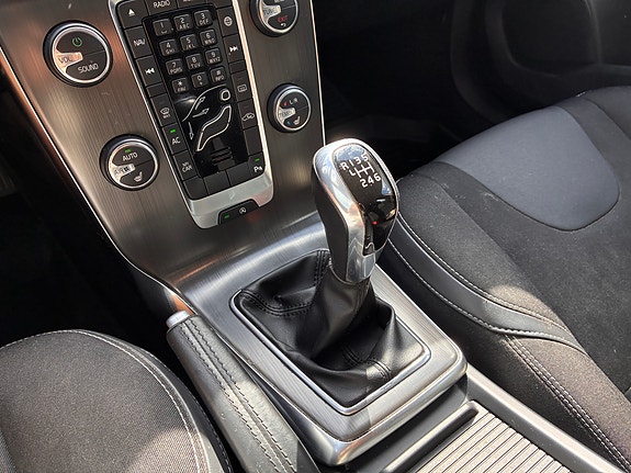 Volvo V40 15 of 22
