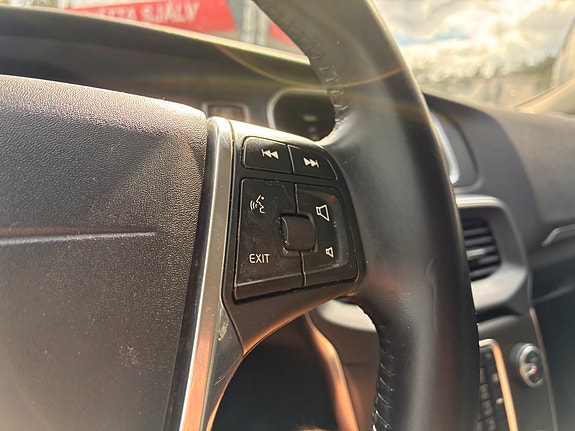 Volvo V40 12 of 22